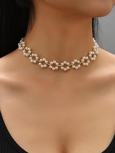 Petal Bloom Pearl Choker