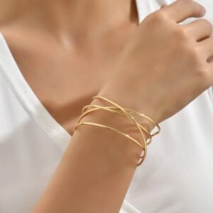 Golden Intertwine Arm Cuff