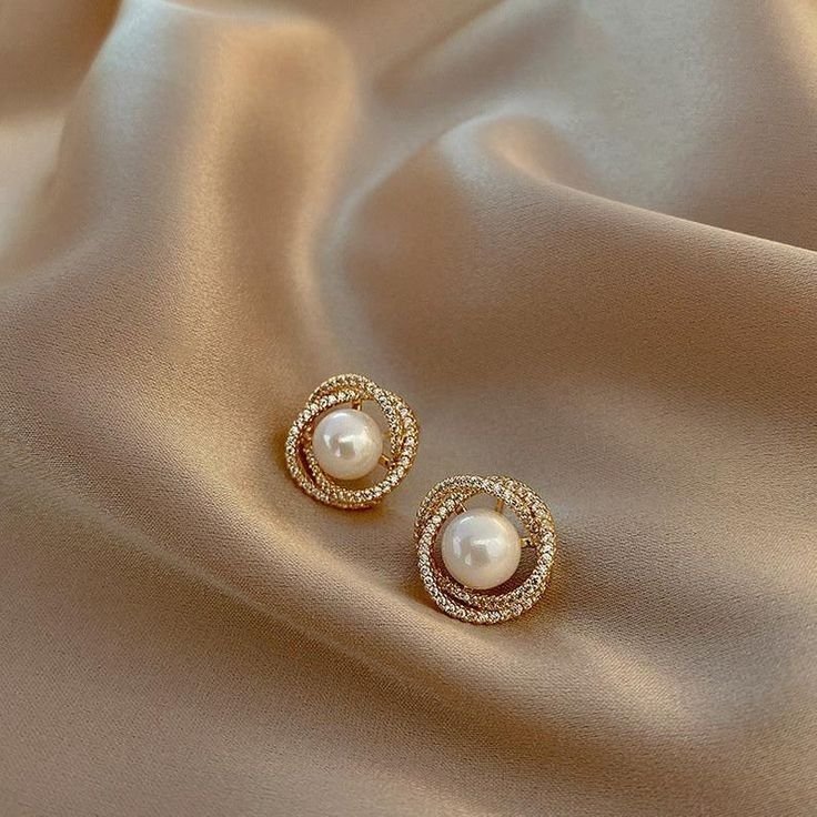 gold pearl studs
